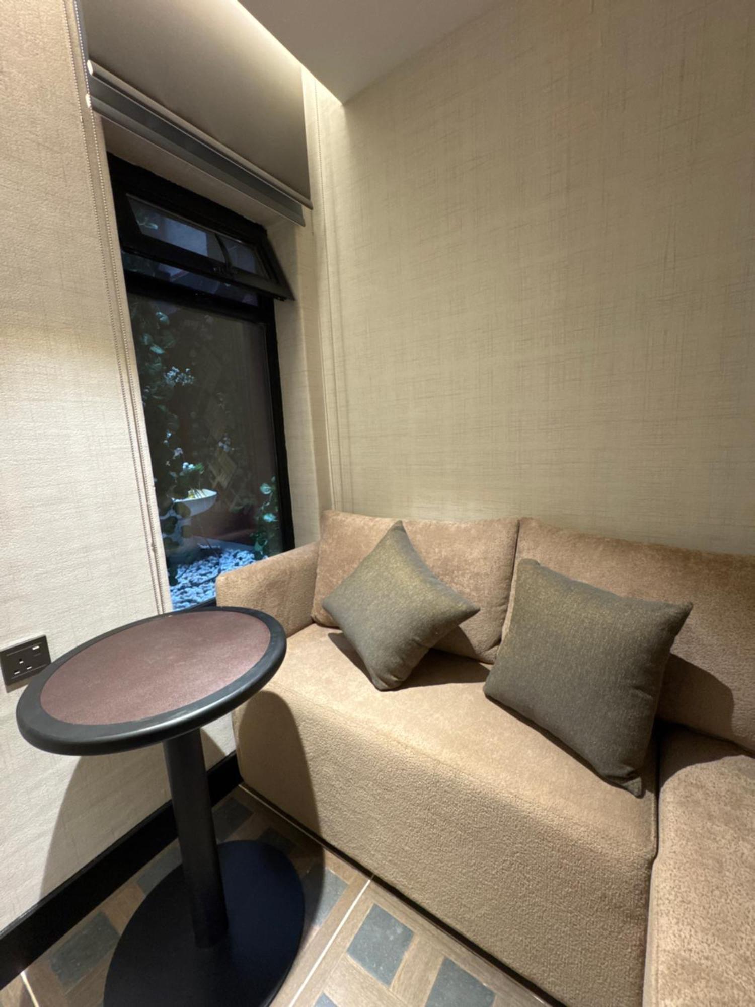 Sixty Three Hotel Suites Rijád Exteriér fotografie